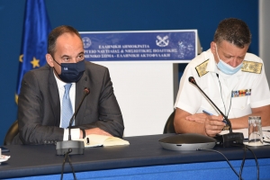 Αυξημένη επιτήρηση και πρόσθετους ελέγχους σε λιμάνια και πλοία ενόψει της εξόδου του Δεκαπενταύγουστου ζήτησε ο Γ. Πλακιωτάκης
