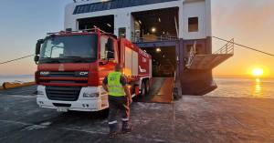 Blue Star Ferries: Δωρεάν μεταφορά πυροσβεστών από Πειραιά και Κω προς τη Ρόδο