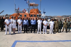 Eπίσκεψη Πλακιωτάκη στο Κεντρικό Λιμεναρχείο Χίου