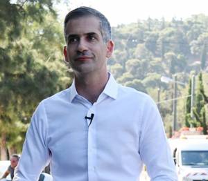 Κ. Μπακογιάννης: «Ομολογία σοκ: Ο κ. Δούκας λέει στις γυναίκες: αν κακοποιηθείτε τον Αύγουστο, αλλάξτε πόλη. Εμείς είμαστε κλειστά»