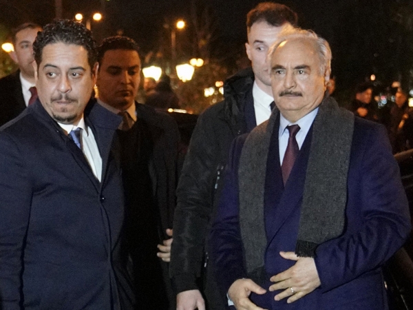 Επίσκεψη Χαφτάρ στην Αθήνα - Διπλωματική αντεπίθεση για τις τουρκικές προκλήσεις