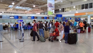 Αυξημένες οι πτήσεις προς την Ελλάδα και τον Αύγουστο