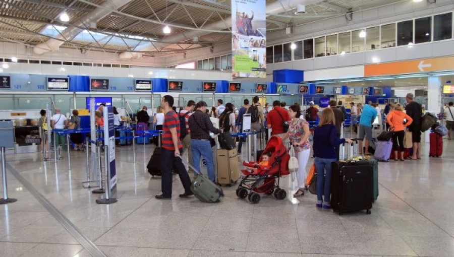 Αυξημένες οι πτήσεις προς την Ελλάδα και τον Αύγουστο