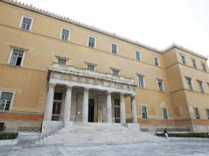 Προσοχή στην οικονομία το επόμενο διάστημα συνιστά το Γραφείο Προυπολογισμού της Βουλής