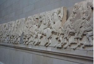 Η Λίνα Μενδώνη απαντά στο Βρετανικό Μουσείο για τις συνθήκες έκθεσης των Γλυπτών του Παρθενώνα