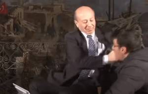 Τουρκία: Σάλος με δημοσιογράφο που χαστούκισε τεχνικό στον αέρα