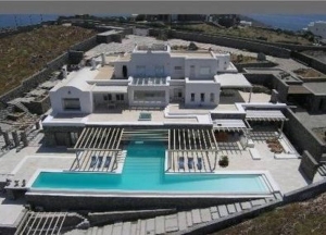 Εκπλειστηριάζεται τον Οκτώβριο η υπερπολυτελής βίλα του Λάκη Γαβαλά στη Μύκονο