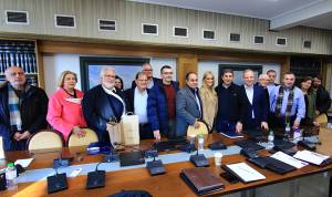 Αυγενάκης: Με τη θετική στάση των Επιμελητηρίων ανοίγονται επιχειρηματικές προοπτικές για τους αγρότες – Σύσκεψη εκπροσώπων Επιμελητηρίων στην Καρδίτσα για την ίδρυση Τμημάτων Αγροτών