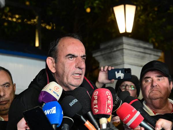 Συνεχίζουν τις κινητοποιήσεις τους οι αγρότες - Και πάλι δεν ικανοποιούνται τα αιτήματά τους