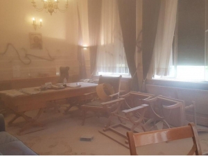 Ελεύθεροι οι 8 κατηγορούμενοι για την επίθεση κατά του πρύτανη της ΑΣΟΕΕ