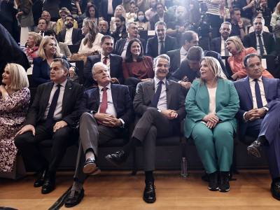 Με Μπελέρη, Αυτιά και Ελεωνόρα Μελέτη το ευρωψηφοδέλτιο της ΝΔ - Οι 42 υποψήφιοι