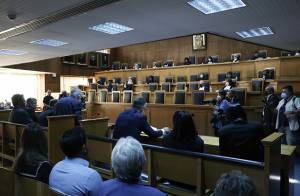 Ύβρεις και παραλίγο ξύλο στο Ειδικό Δικαστήριο μεταξύ των συνηγόρων Παπαγγελόπουλου - Τουλουπάκη
