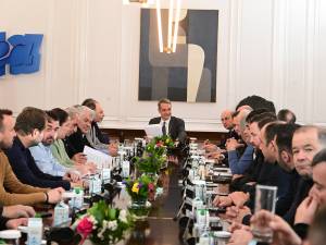 Μητσοτάκης σε αγρότες: Τις εξελίξεις τις διαμορφώνουν οι παρόντες και όχι οι απόντες