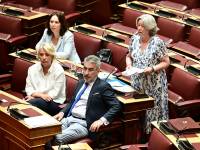 Η Αθηνά Λινού έστειλε εξώδικο στον Παύλο Πολάκη: «Κατέβασε τις συκοφαντικές αναρτήσεις σου»