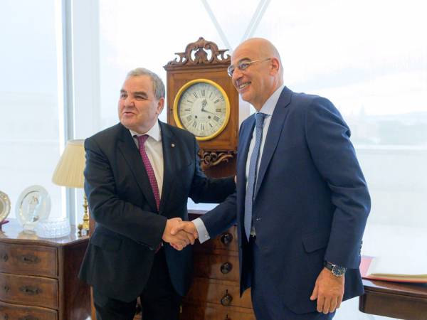 Συνάντηση Δένδια με τον πρόεδρο του κοινοβουλίου της Μάλτας