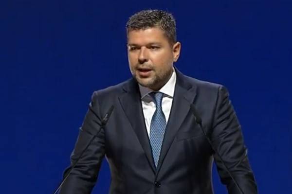 ΔΕΗ: «Mega deal» για εξαγορά ΑΠΕ από τους ομίλους Κοπελούζου και Σαμαρά