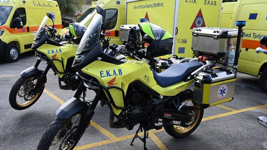 Δωρεά 20 δικύκλων και 6 ασθενοφόρων στο ΕΚΑΒ από την Ένωση Ελλήνων Εφοπλιστών