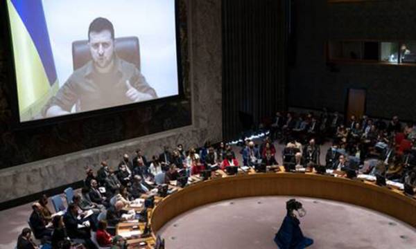 Άμεση ανάληψη δράσης για τα «εγκλήματα πολέμου» της Ρωσίας ζήτησε ο Ζελένσκι από τον ΟΗΕ