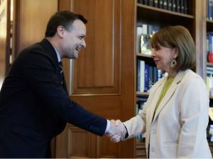 Συνάντηση Σακελλαροπούλου – Δούκα: «Μπορούν να γίνουν σημαντικές αλλαγές στην ζωή των Αθηναίων»