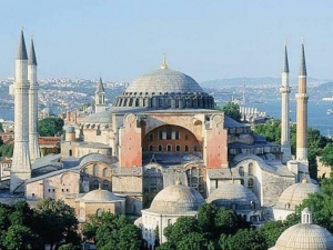 Παρέμβαση Unesco για Αγία Σοφία: Η Άγκυρα έχει συγκεκριμένες δεσμεύσεις και νομικές υποχρεώσεις