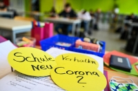 Γερμανία: 300.0000 μαθητές σε καραντίνα - Μεταδίδουν τον ιό όπως οι ενήλικες λέει λοιμωξιολόγος