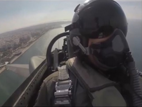 Το φετινό μήνυμα του πιλότου του F-16 ΖΕΥΣ από τους ουρανούς