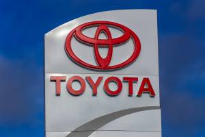 Toyota: Διατηρεί τον τίτλο της κορυφαίας αυτοκινητοβιομηχανίας στον κόσμο με ρεκόρ πωλήσεων το 2025
