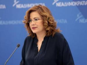 Η Μαρία Σπυράκη πλήρωσε 21.240 ευρώ στο Ευρωπαϊκό Κοινοβούλιο και έστειλε εξώδικο στον συνεργάτη της