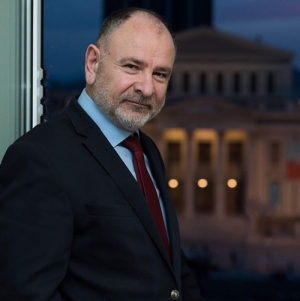 Διασωληνωμένος στο ΝΙΜΙΤΣ ο πρόεδρος του Βιοτεχνικού Επιμελητηρίου Πειραιώς