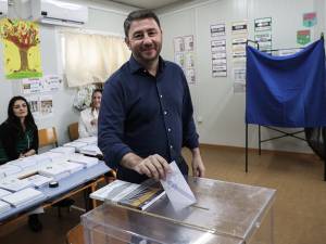 Στο Αρκαλοχώρι ψήφισε ο Ν. Ανδρουλάκης: Οι πολίτες να γυρίσουν την πλάτη στην τοξικότητα