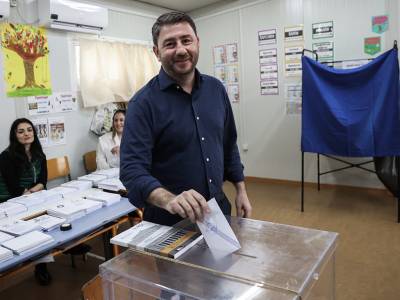 Στο Αρκαλοχώρι ψήφισε ο Ν. Ανδρουλάκης: Οι πολίτες να γυρίσουν την πλάτη στην τοξικότητα
