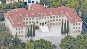 Κλείνει το Κολλέγιο Αθηνών μετά από επιβεβαιωμένο κρούσμα σε γονέα - Κρούσμα και σε μαθητή του 4ου ΓΕΛ Γαλατσίου