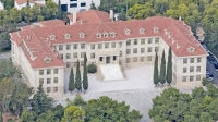 Κλείνει το Κολλέγιο Αθηνών μετά από επιβεβαιωμένο κρούσμα σε γονέα - Κρούσμα και σε μαθητή του 4ου ΓΕΛ Γαλατσίου