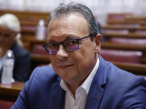 Ο Σωκράτης Φάμελλος ανακοίνωσε την υποψηφιότητά του για την προεδρία του ΣΥΡΙΖΑ
