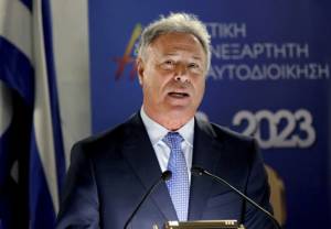 Ο Γ. Σγουρός διέγραψε υποψήφιό του μετά την ομοφοβική επίθεση στον Στ. Κασσελάκη