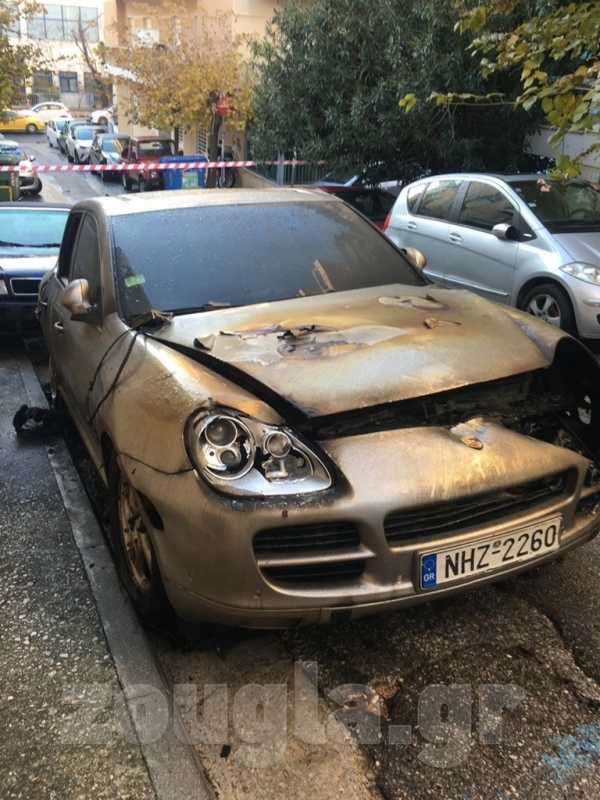 Εμπρηστικών επιθέσεων συνέχεια - Πυρπόλησαν 4 αυτοκίνητα κοντά στην πρεσβεία των ΗΠΑ
