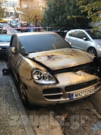 Εμπρηστικών επιθέσεων συνέχεια - Πυρπόλησαν 4 αυτοκίνητα κοντά στην πρεσβεία των ΗΠΑ