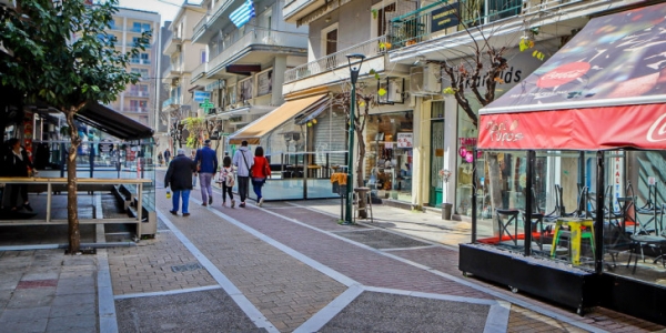 Την έναρξη λειτουργίας των καταστημάτων στις 10 π.μ. προτείνει ο Εμπορικός Σύλλογος