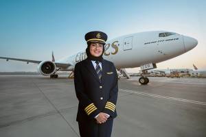 Η Emirates προάγει τις πρώτες γυναίκες κυβερνήτες αεροσκαφών