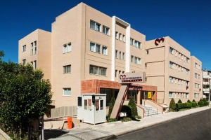 Mediterraneo Hospital: Επέμβαση ενδοαγγειακής αντιμετώπισης θωρακοκοιλιακού ανευρύσματος με θυριδωτή τεχνική